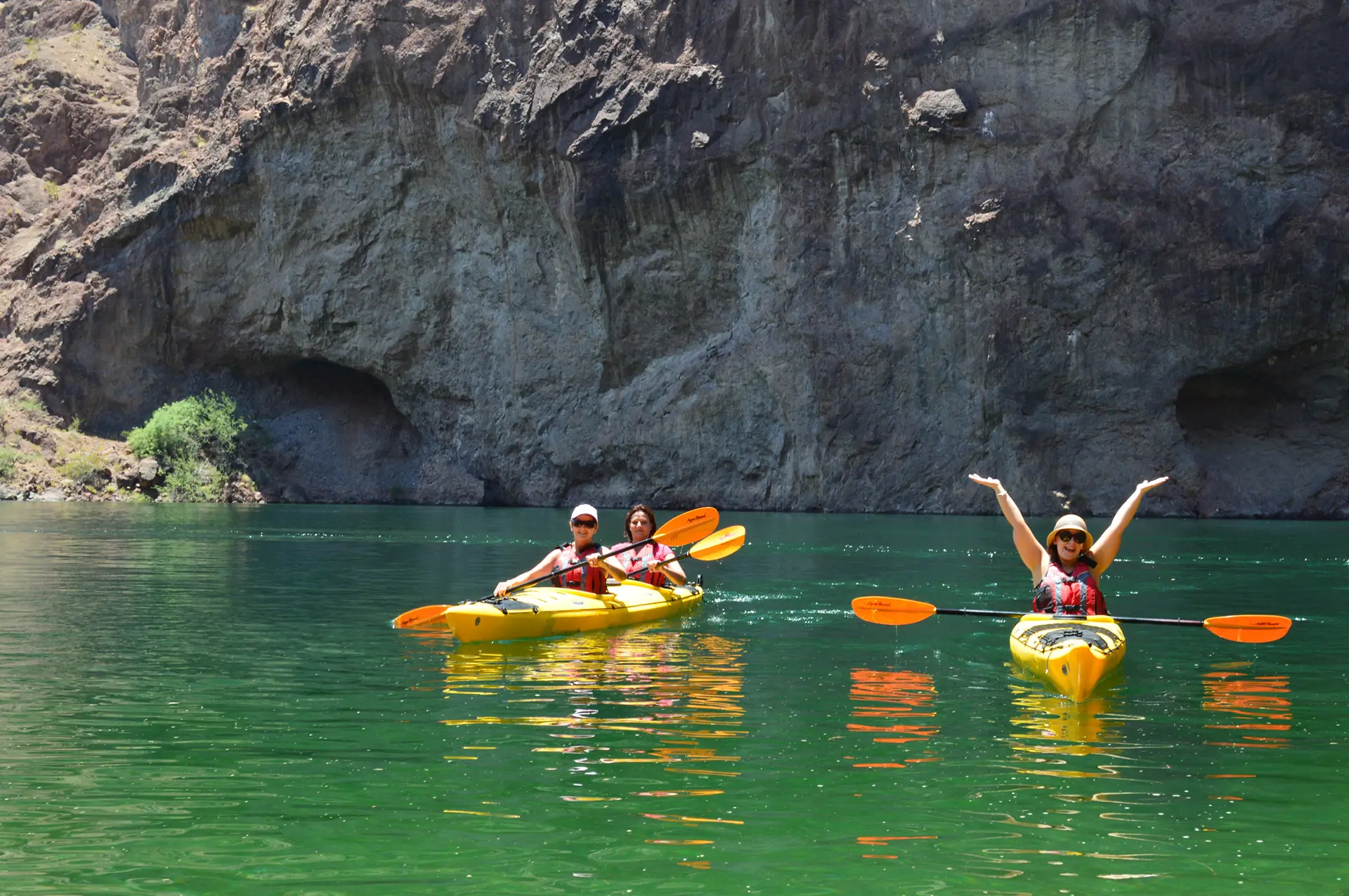 A private group kayaking together near Emerald Cave